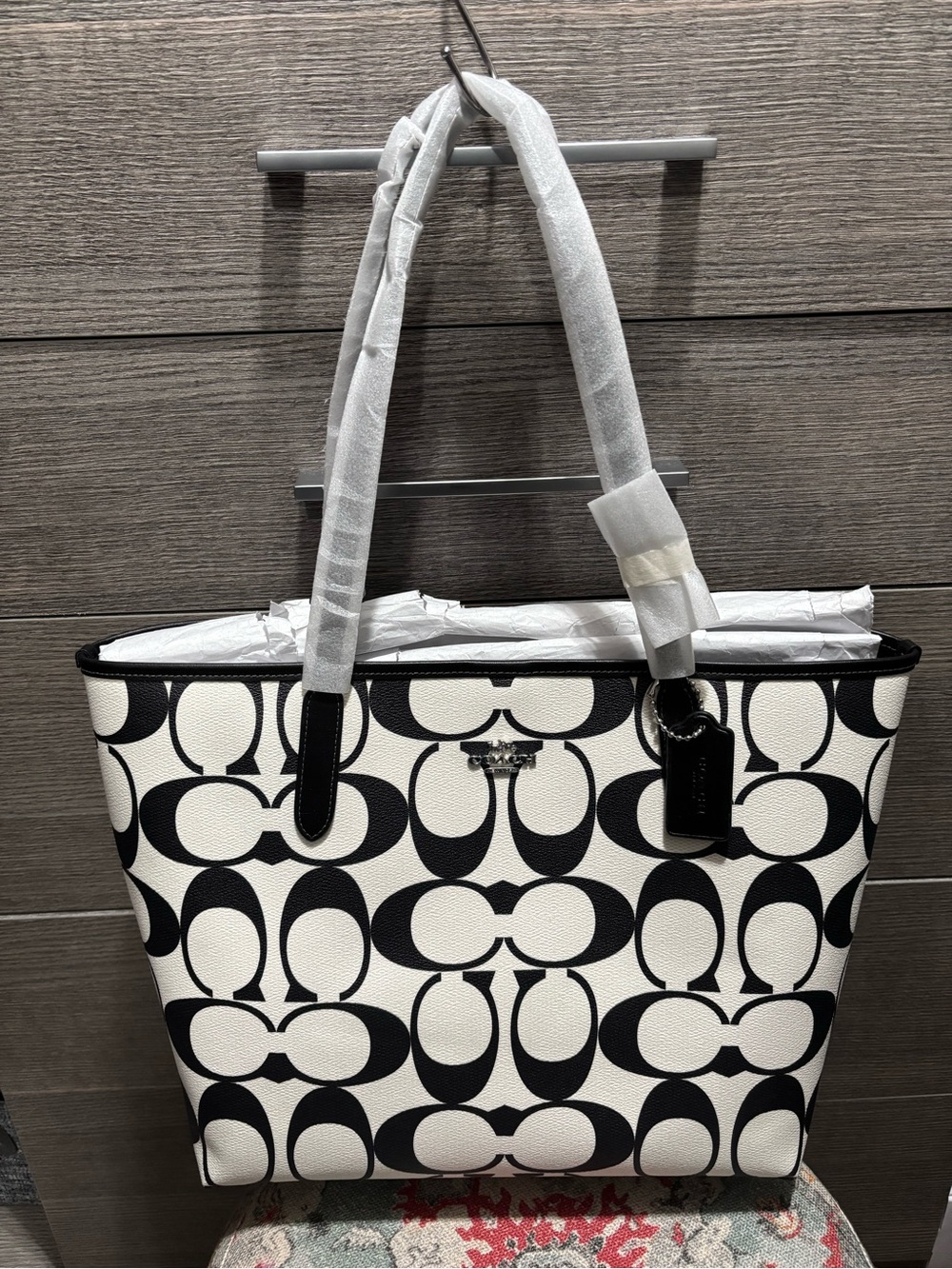 NWT Coach City Tote in Signature Canvas – Black/White